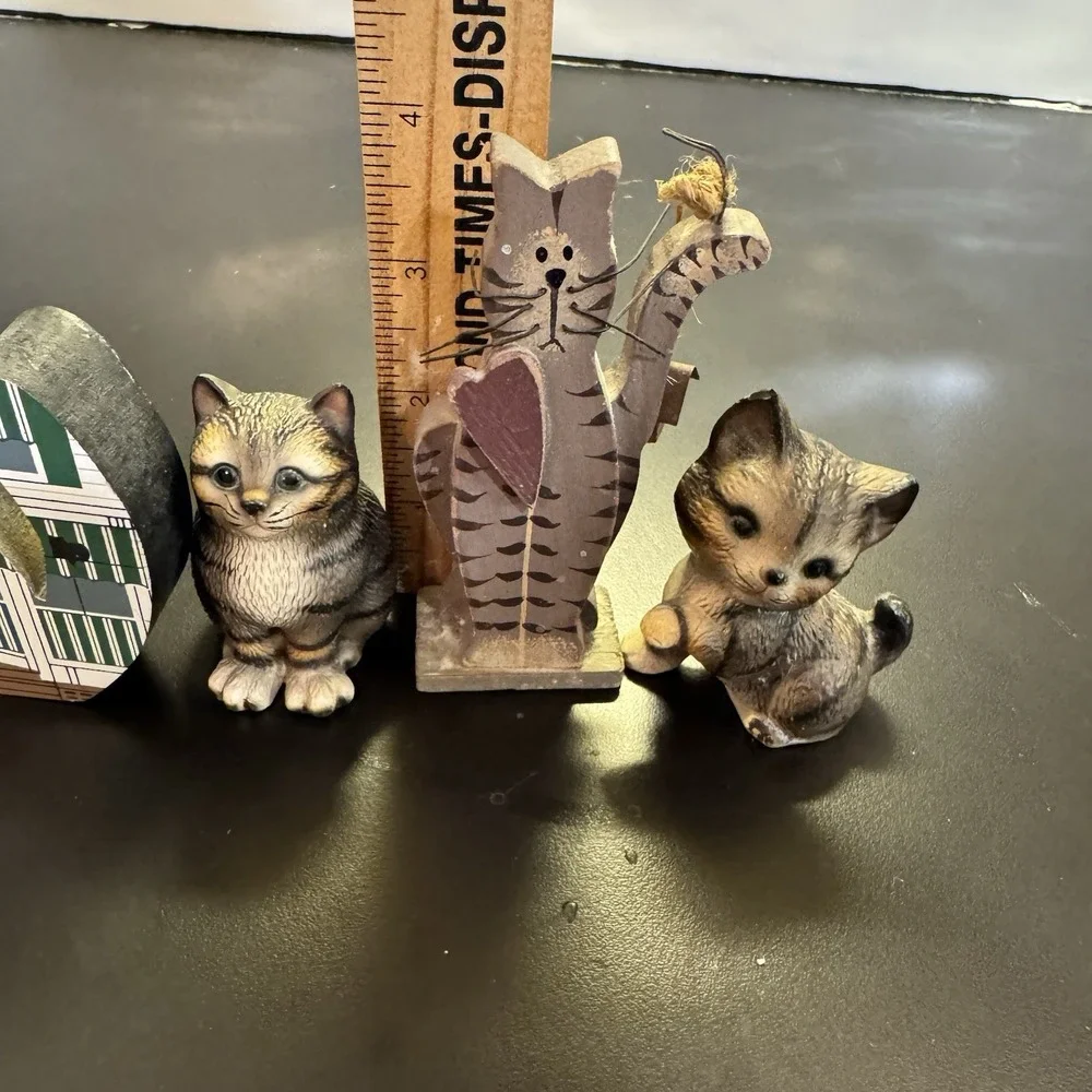 Lot Of 4 Kitty Cat Shelf Sitters / Figurines Mixed Materials Vintage‎ 90's